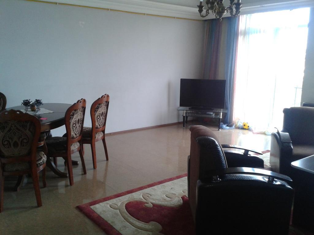 Apartment Chavchavadze 21 باتومي الغرفة الصورة